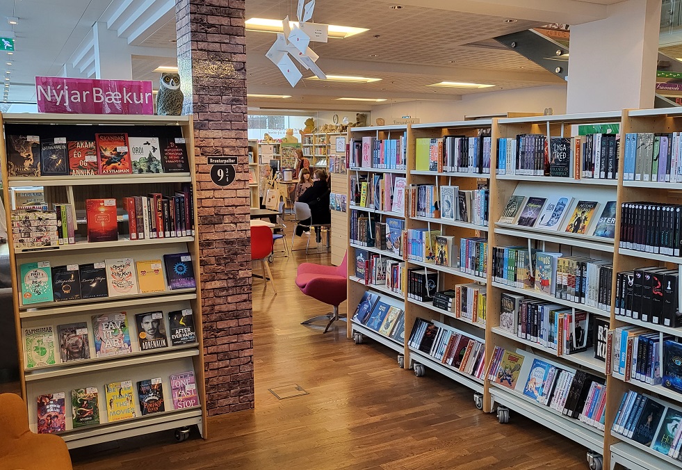 Mynd úr Amtsbókasafninu á Akureyri - ungmennadeildin