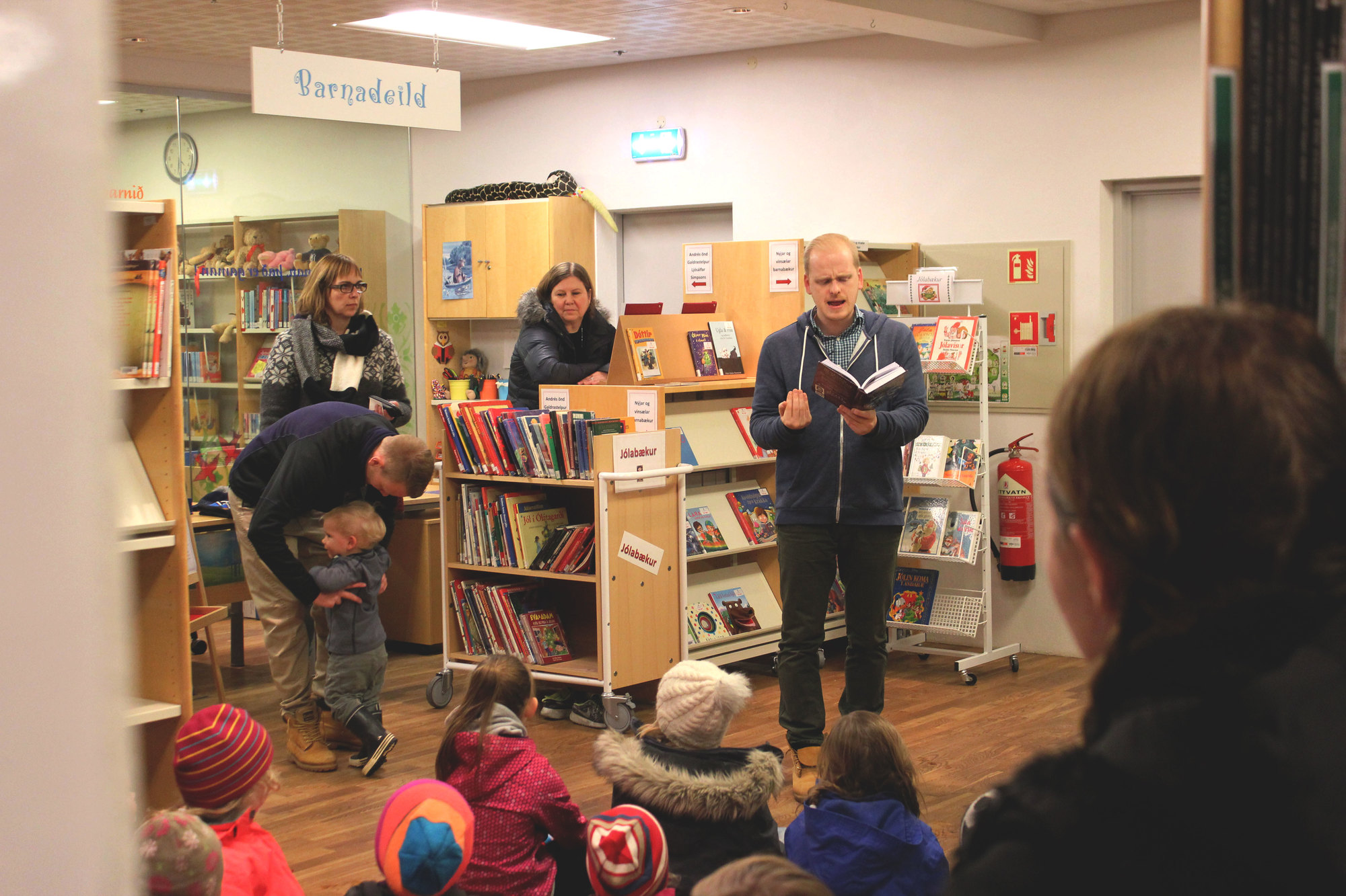 Sögustund á Amtsbókasafninu - Ævar Þór les fyrir börn