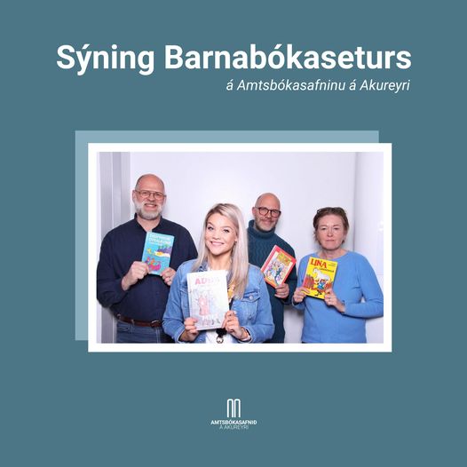 Auglýsing með mynd af fjórum manneskjum haldandi á bókum