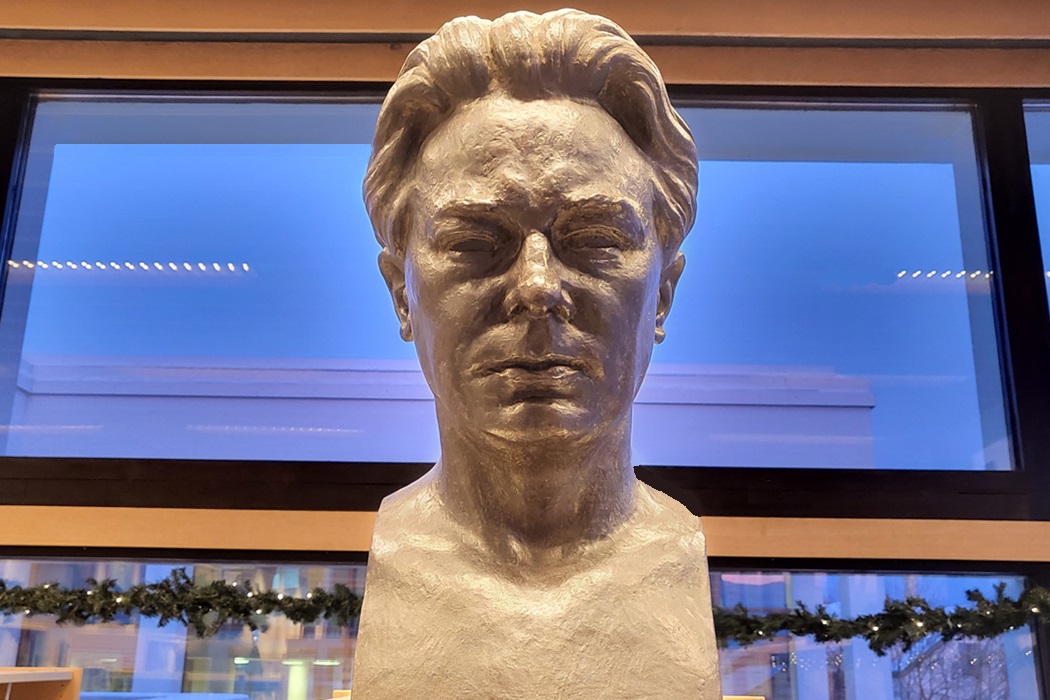 Bust statue of Davíð Stefánsson