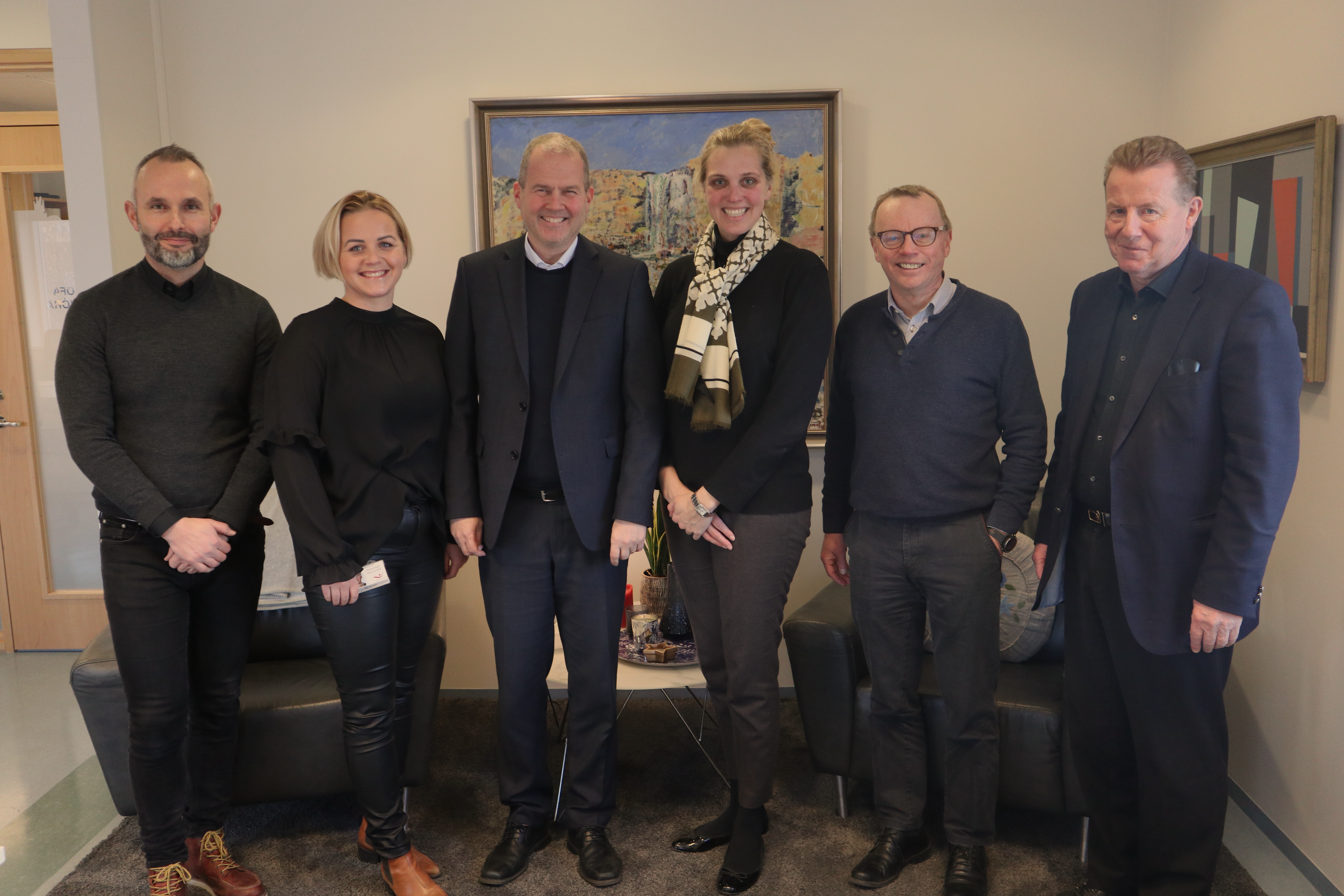 John Cariglia, Anna Kristín Magnúsdóttir og Jón Birgir Guðmundsson frá Íslandsbanka. Ásthildur Sturludóttir, Dan Jens Brynjarsson og Karl Guðmundsson frá Akureyrarbæ.