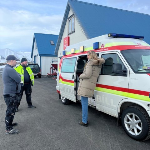Narfi Freyr Narfason hjá Eyjasmíði, og formaður Björgunarsveitarinnar í Hrísey, og Klas Rask hjá slökkviliðinu í Hrísey, eini starfsmaður þess.