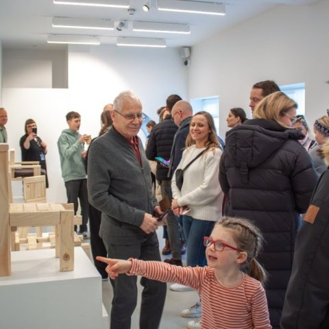 Allt til enda - Listvinnustofur barna