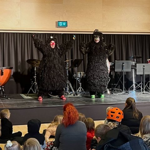 Litla skrímslið og stóra skrímslið