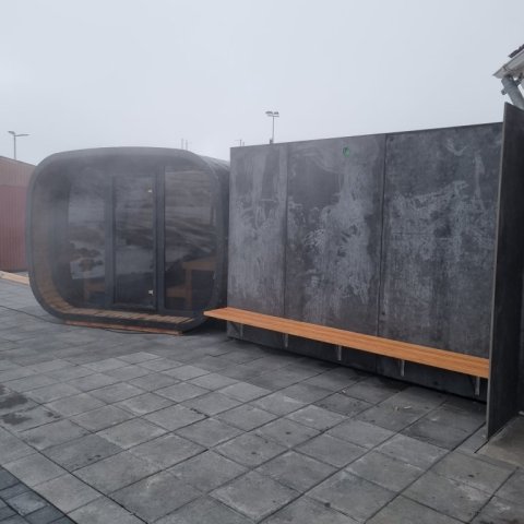 Útisvæðið opnar eftir endurbætur.
