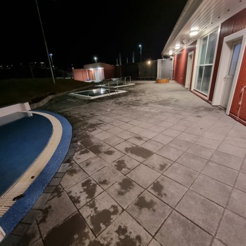 Útisvæðið opnar eftir endurbætur.