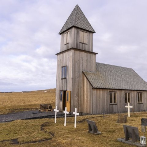 Miðgarðakirkja