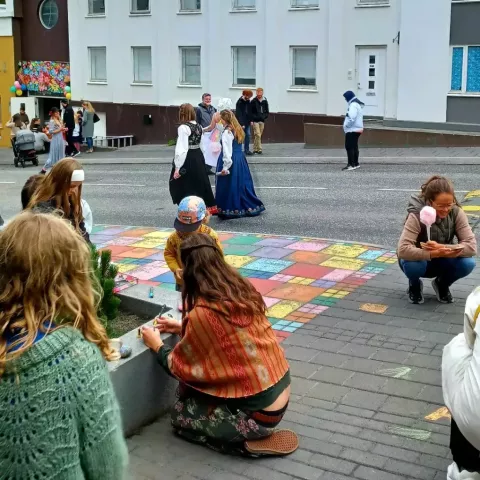 Góð stemning í Listagilinu á Karnivala. 