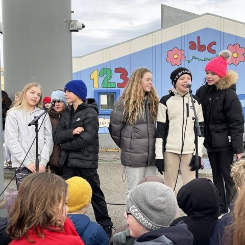 Vígsla leiksvæðis við Síðuskóla 18. október 2023
