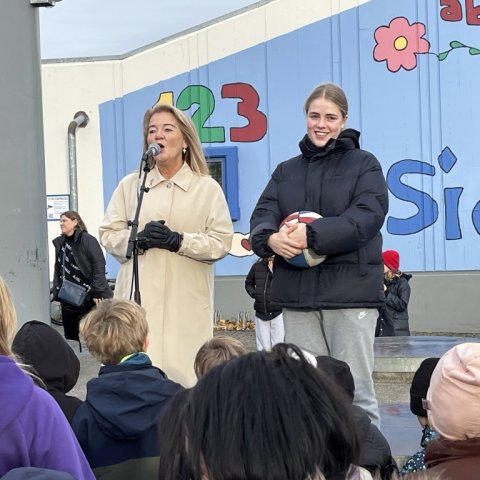 Vígsla leiksvæðis við Síðuskóla 18. október 2023