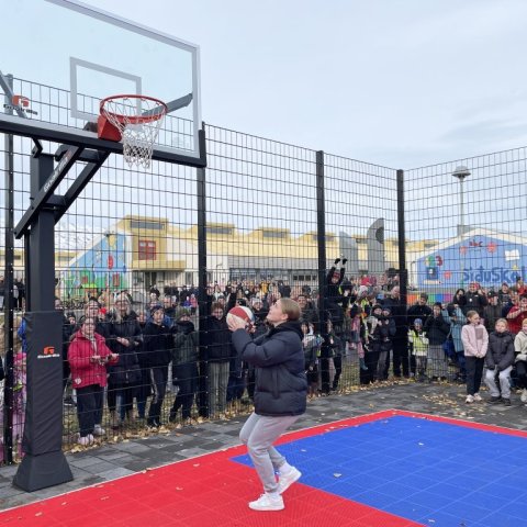 Vígsla leiksvæðis við Síðuskóla 18. október 2023