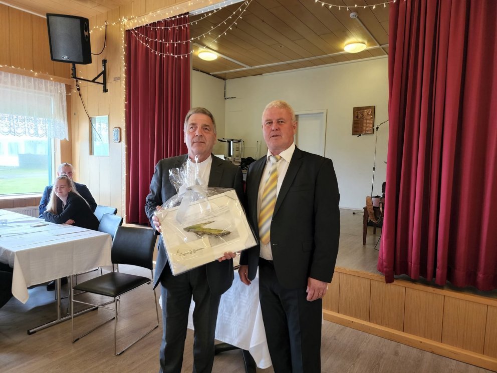 Magnús G. Guðmundsson sóknarprestur og Alfreð Garðarsson formaður sóknarnefndar. Mynd Anna María Sig…