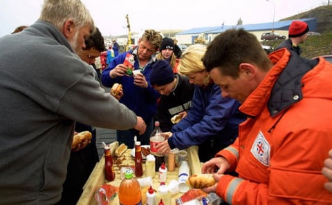 Heimsókn til heimamanna