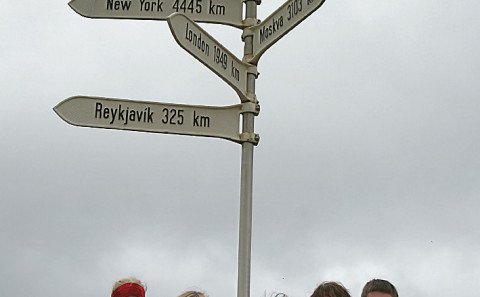 Brúin og vegvísirinn