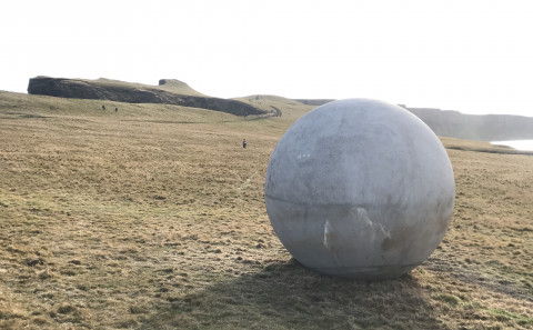 Orbis et Globus vígt í Grímsey