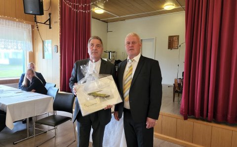 Magnús G. Guðmundsson sóknarprestur og Alfreð Garðarsson formaður sóknarnefndar. Mynd Anna María Sig…